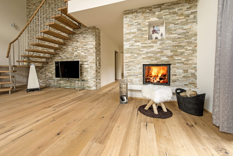 natursteinwand-wohnbereich-offen