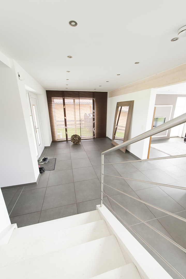 treppe-wohnraum-grau